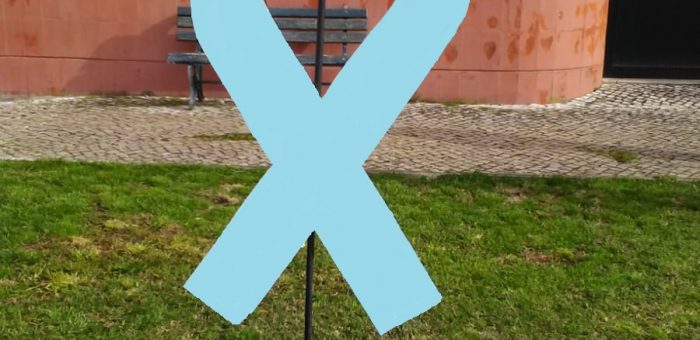 Contra os maus tratos infantis.